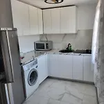 Penthouse Marasti شقة *